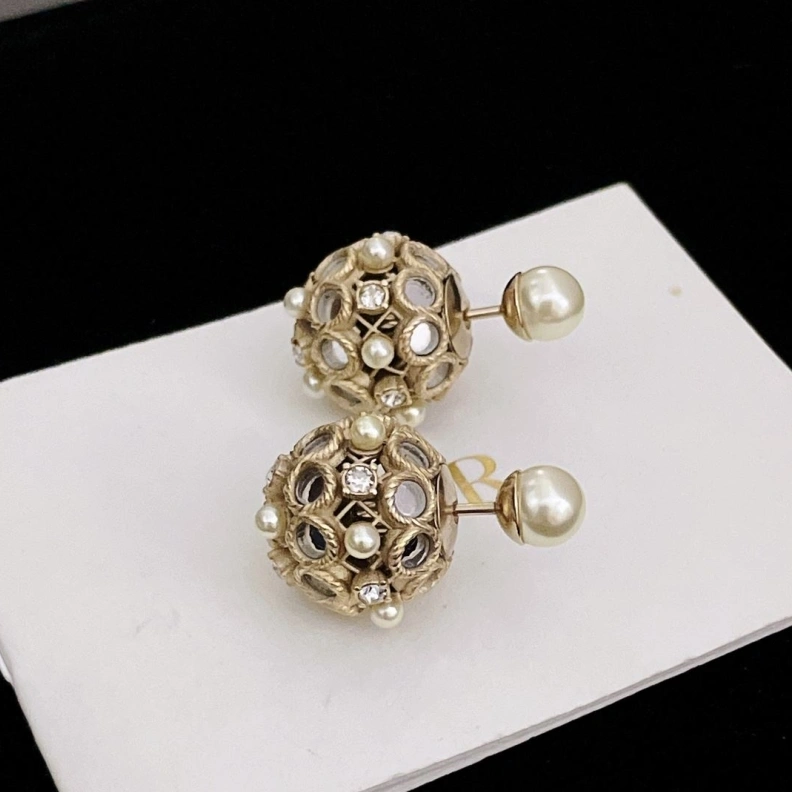 Christian Dxxr Earrings Lightweight 294499