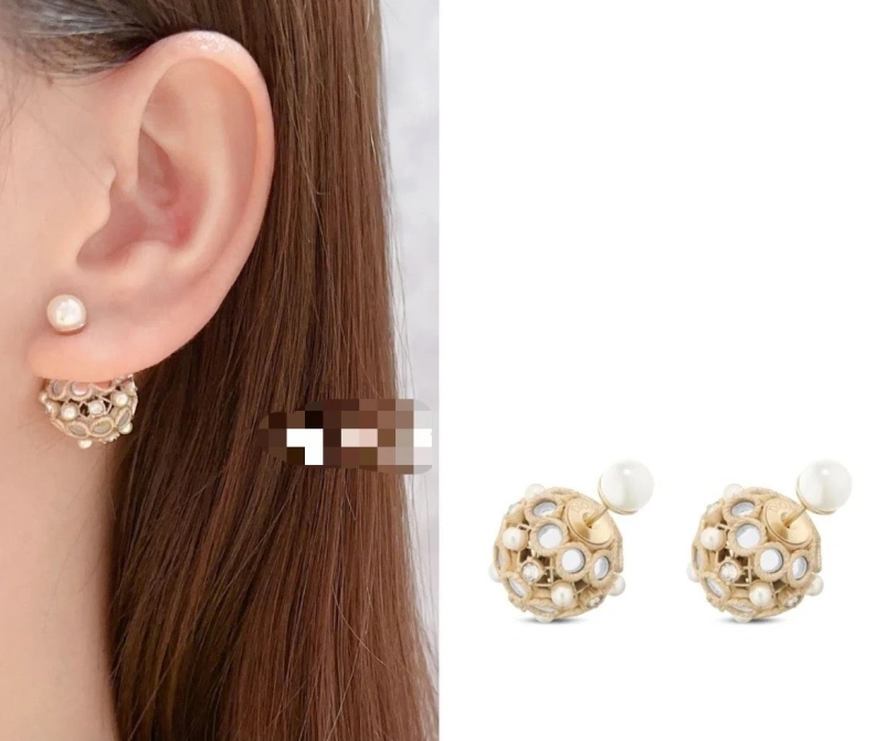 Christian Dxxr Earrings Lightweight 294499