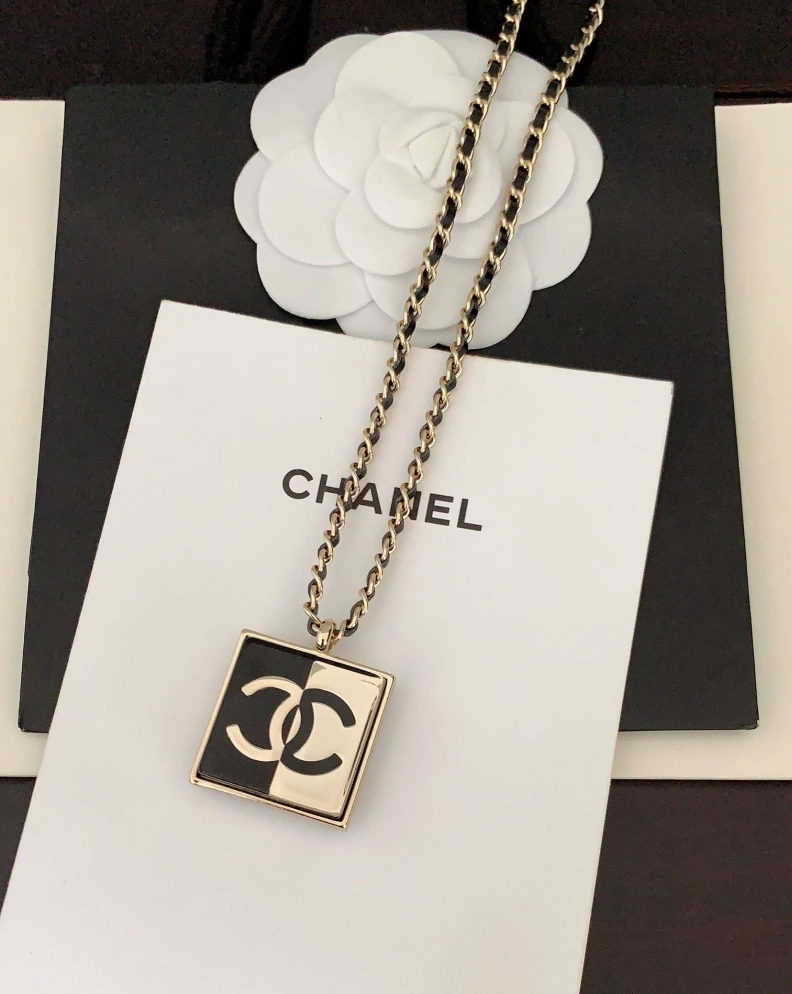 Versatile Chxnxl Necklaces 286719