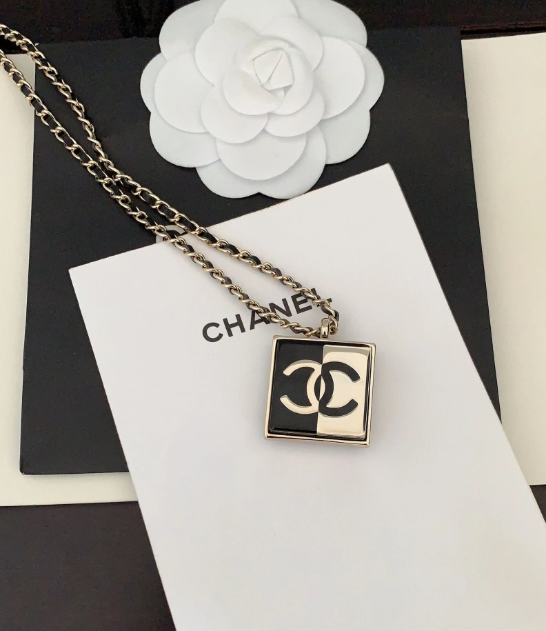 Versatile Chxnxl Necklaces 286719