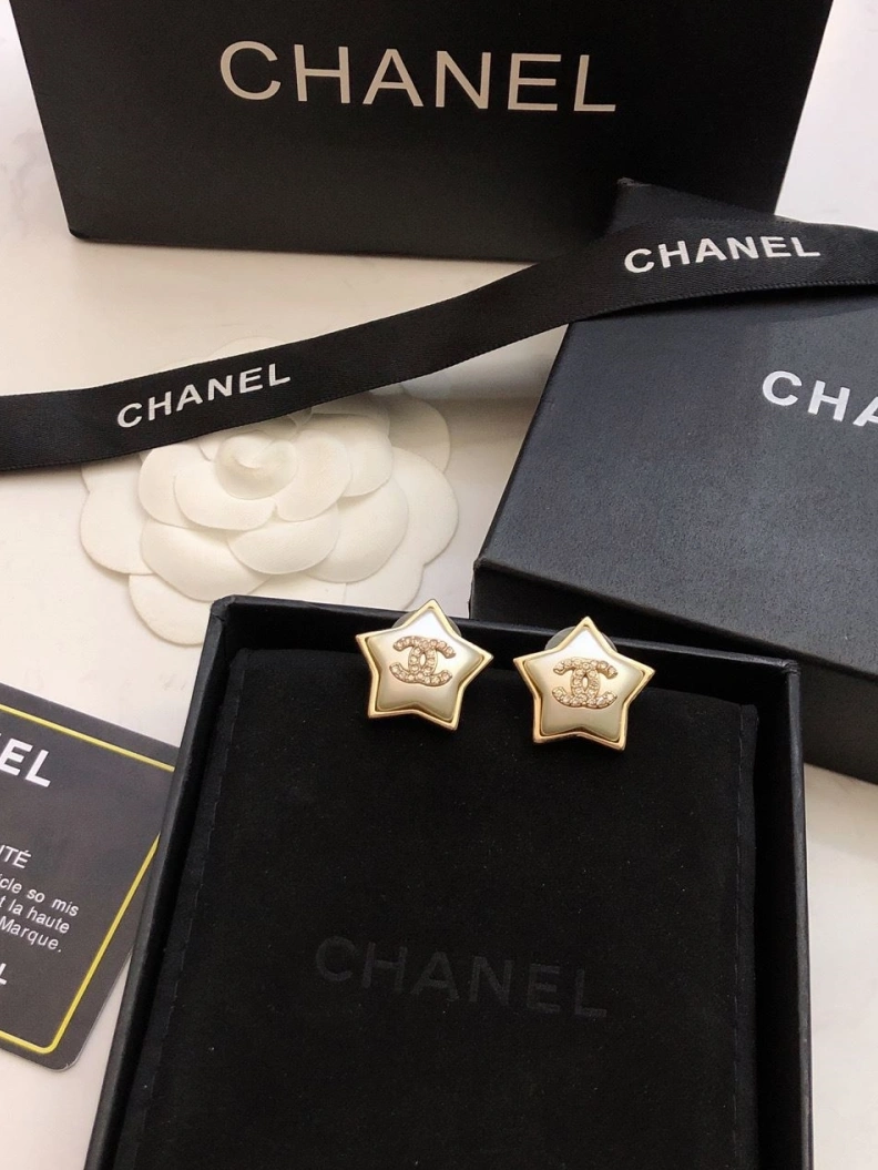 Fashionable Chxnxl Earrings 287322