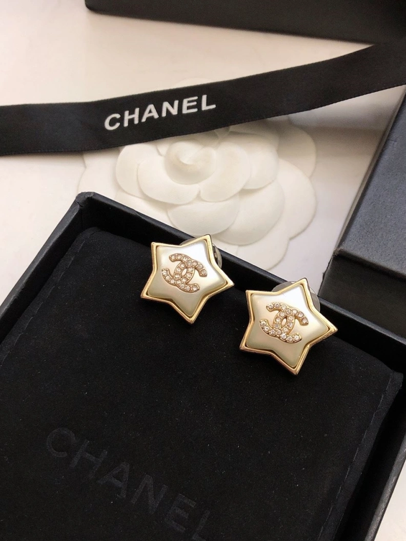 Fashionable Chxnxl Earrings 287322