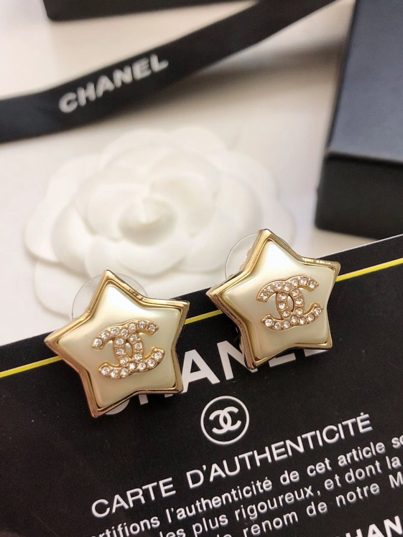 Fashionable Chxnxl Earrings 287322