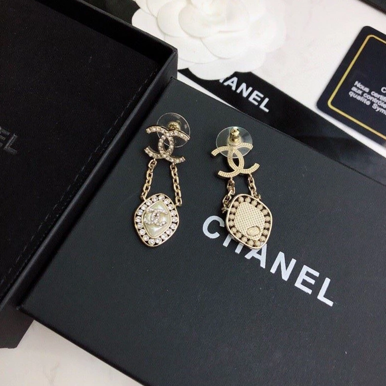 Durable Chxnxl Earrings 287320