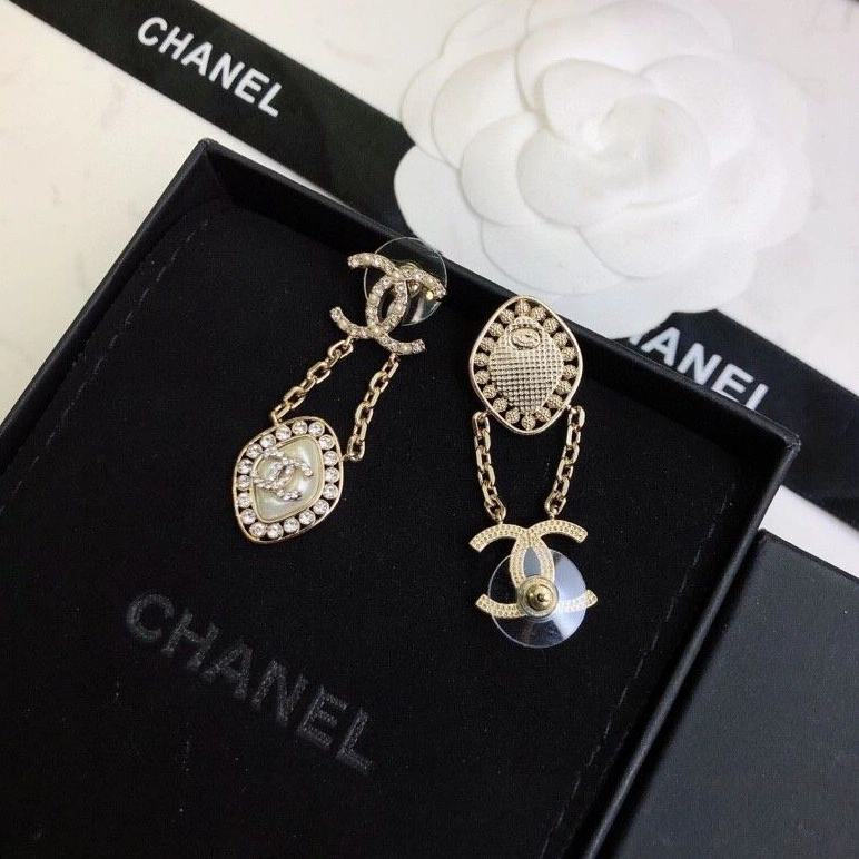 Durable Chxnxl Earrings 287320