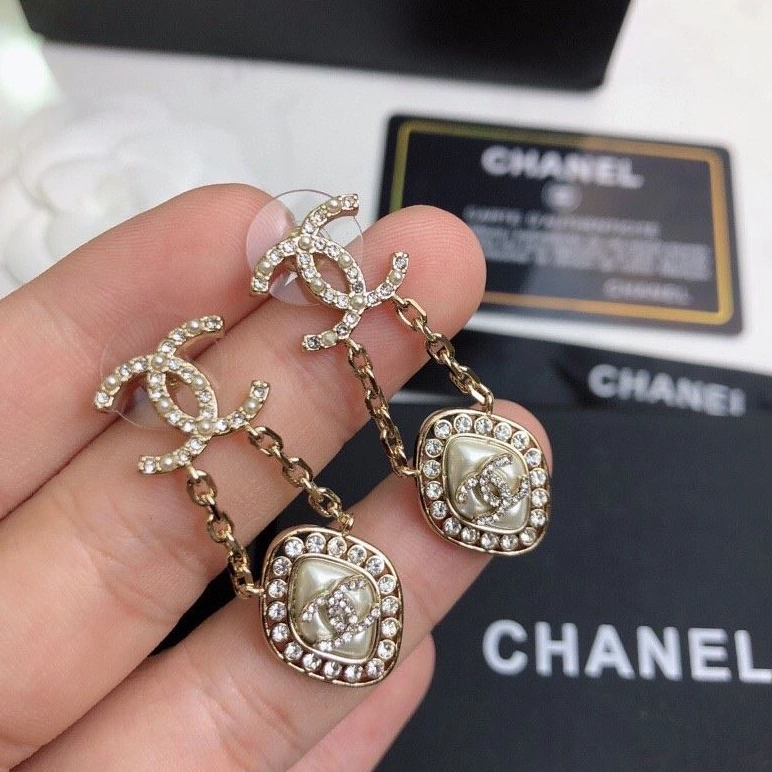 Durable Chxnxl Earrings 287320