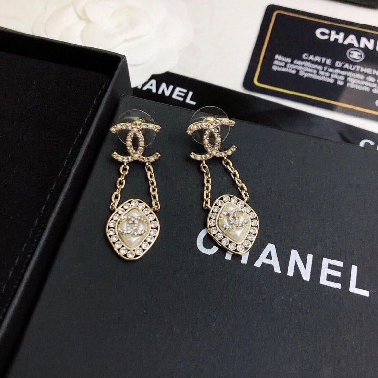 Durable Chxnxl Earrings 287320