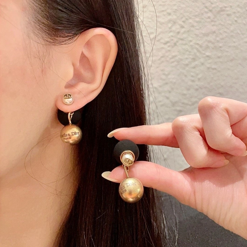 Christian Dxxr Earrings Minimalist 294502