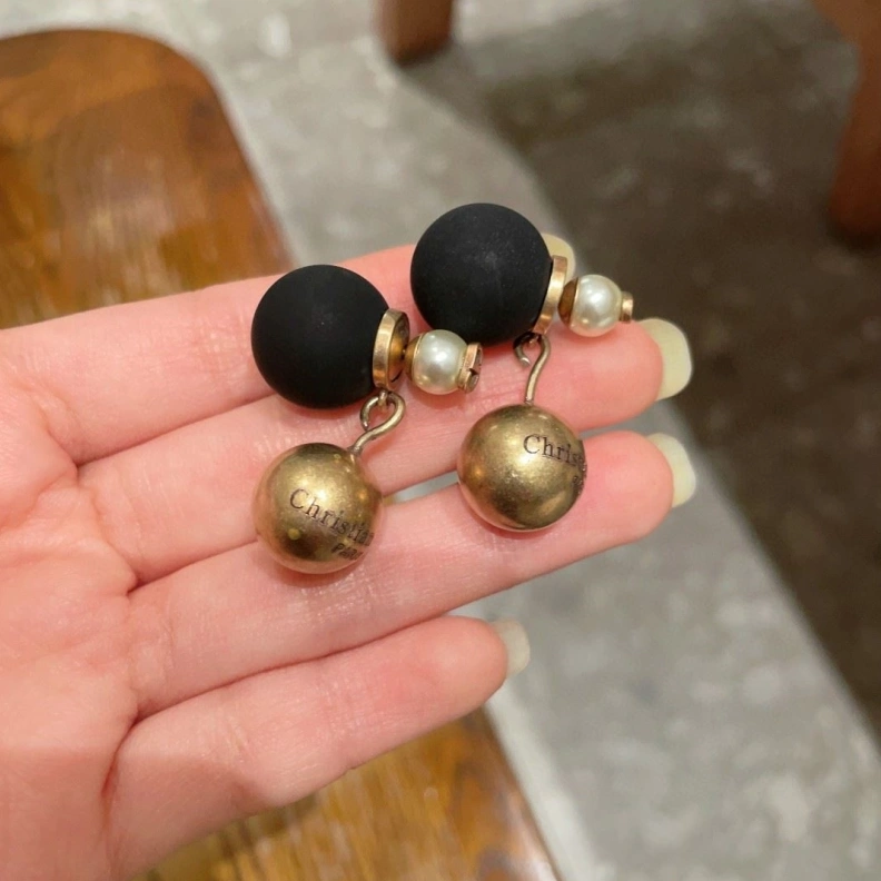 Christian Dxxr Earrings Minimalist 294502