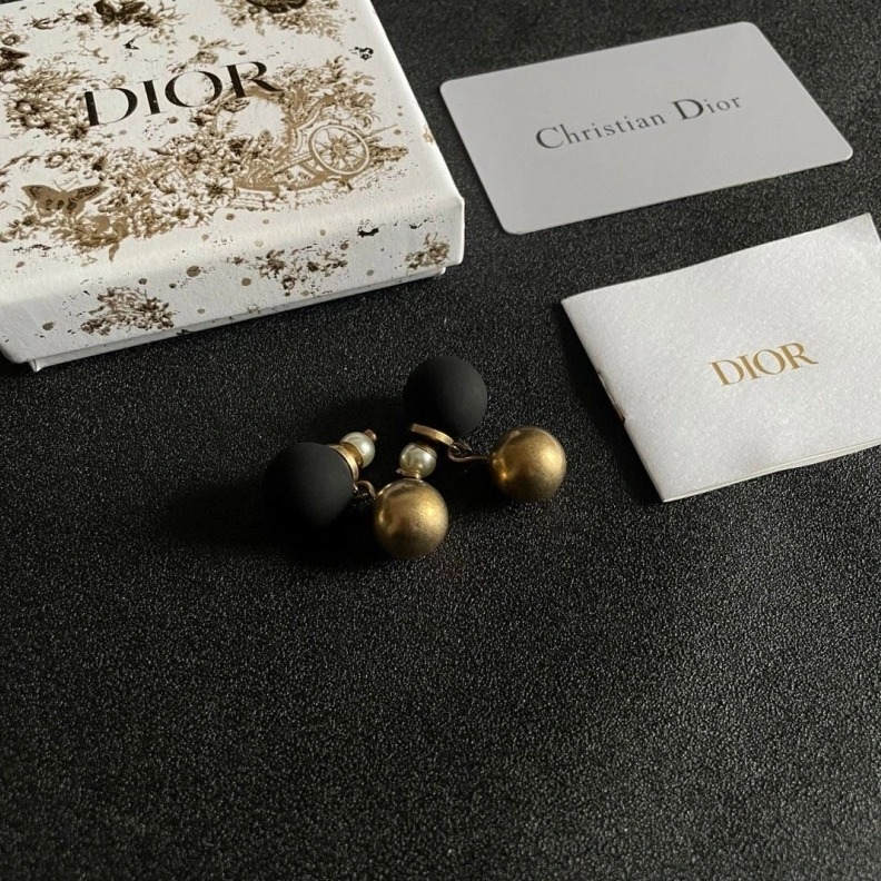 Christian Dxxr Earrings Minimalist 294502