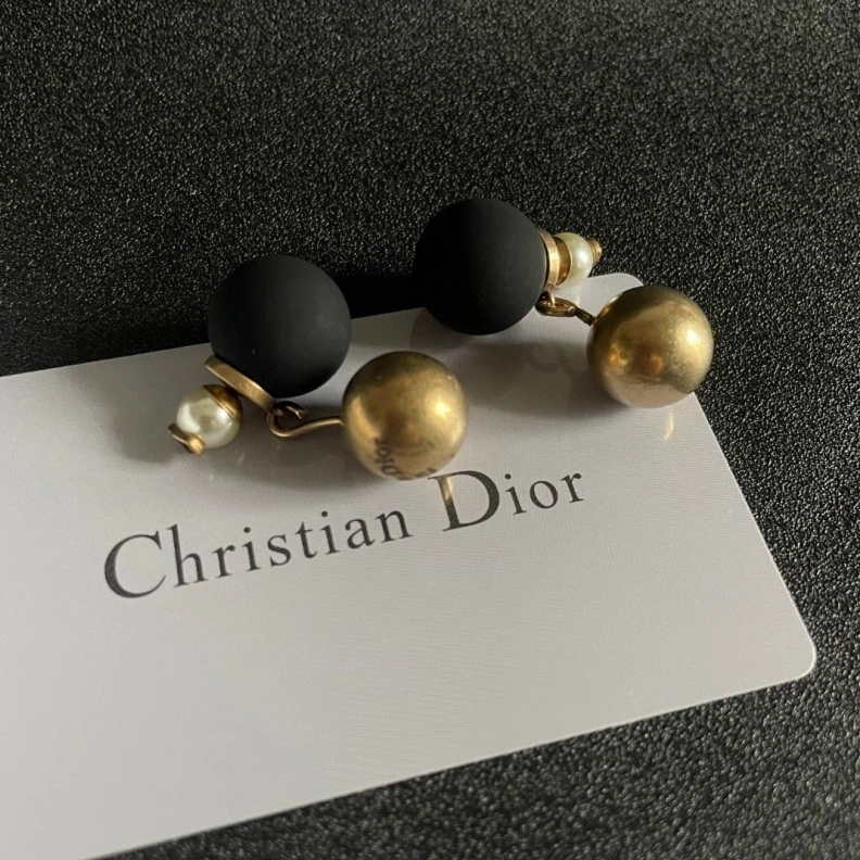Christian Dxxr Earrings Minimalist 294502