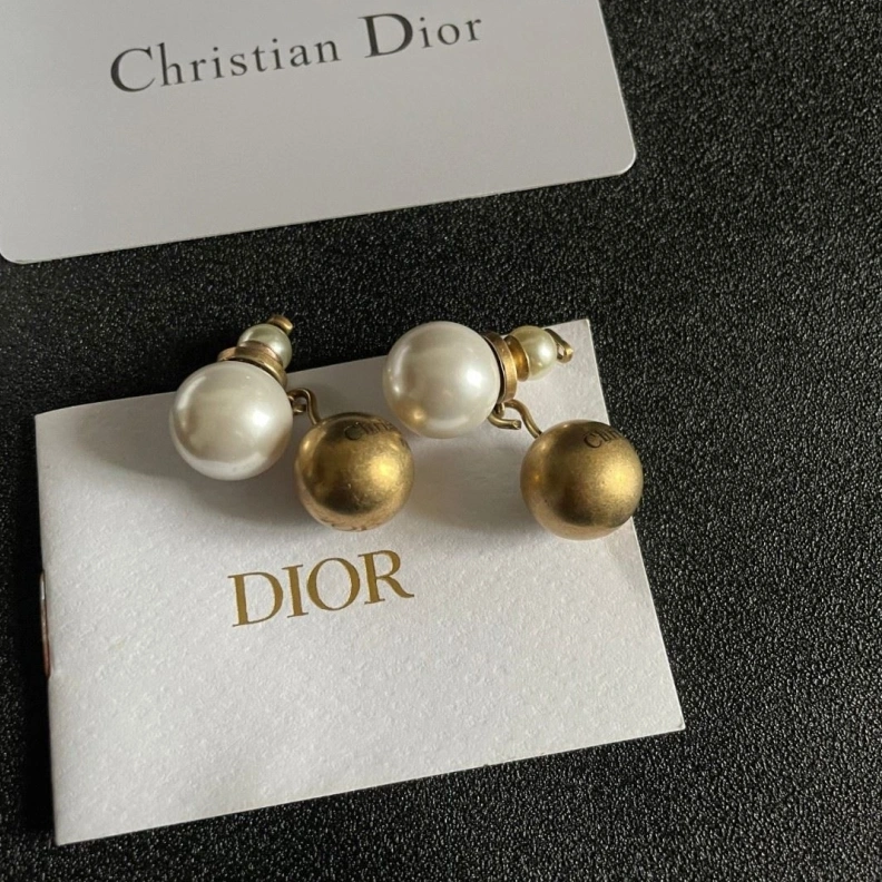ModernLook Christian Dxxr Earrings 294495