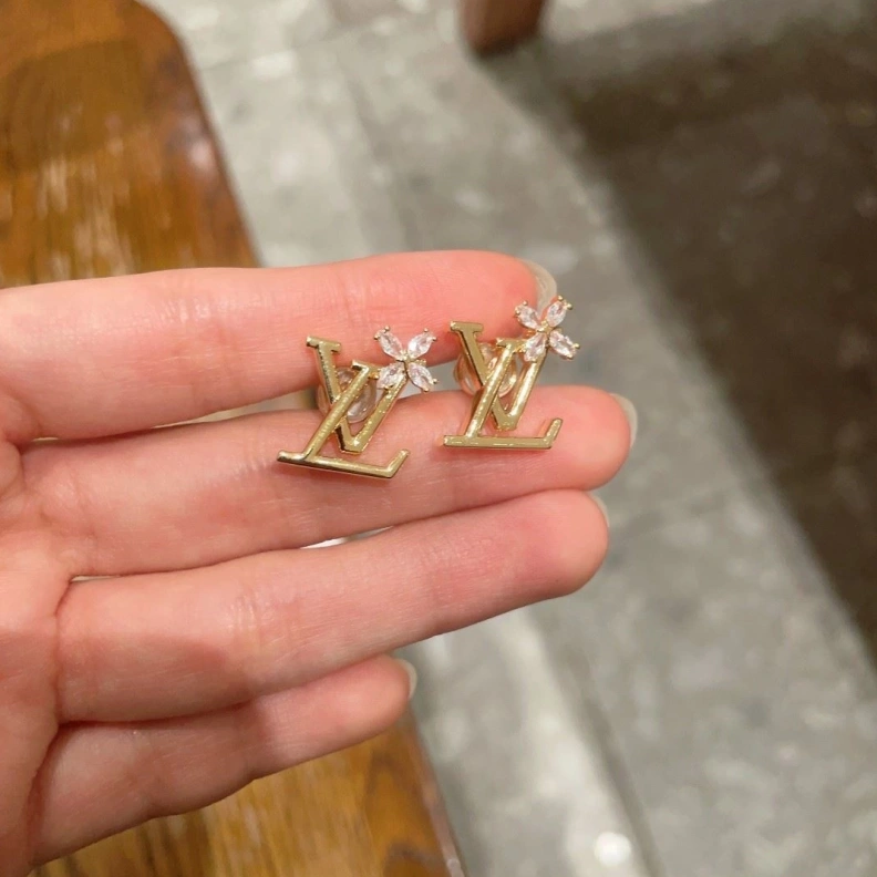 LX Earrings Functional 309440