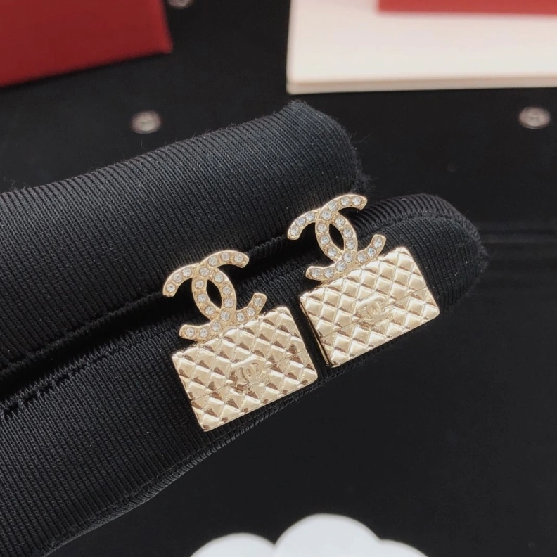 Comfortable Chxnxl Earrings 287301