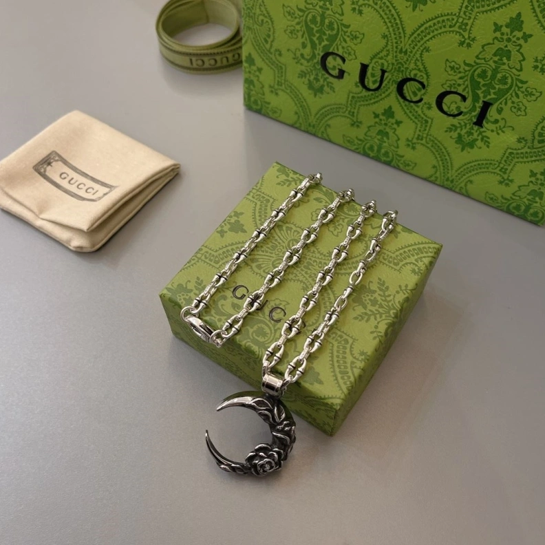 EyeCatching Gxccx Necklaces 303057