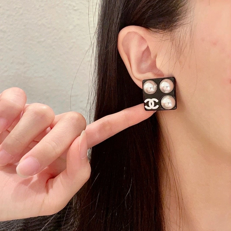 Chxnxl Earrings Bold 287280