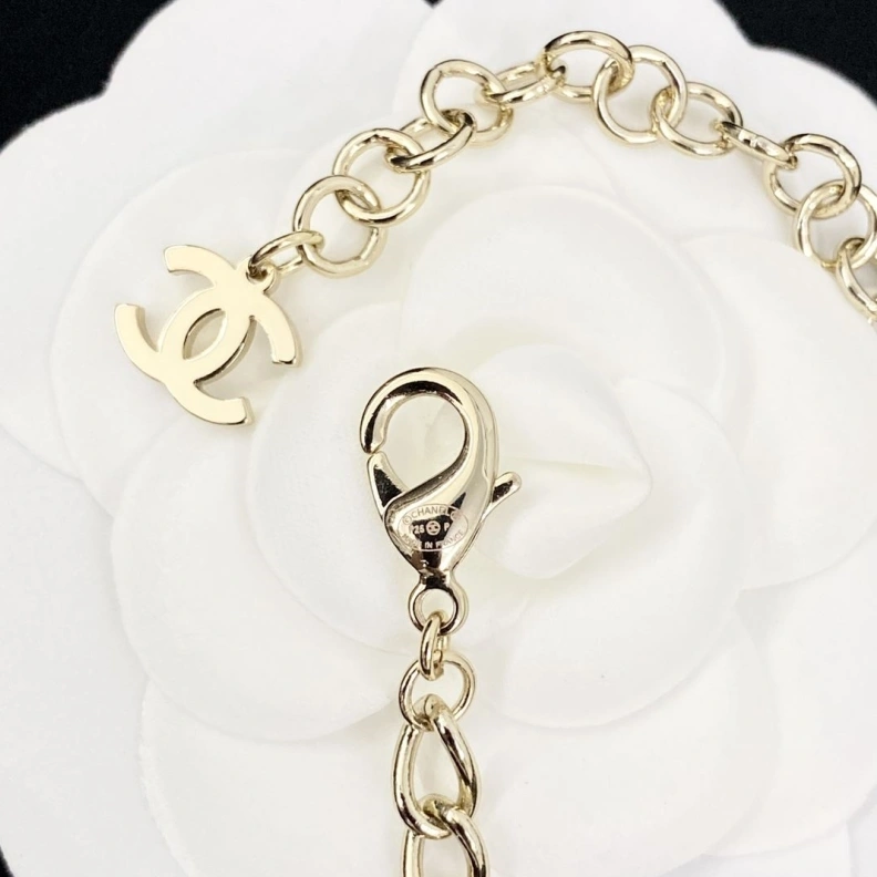 Resilient Chxnxl Necklaces 286715