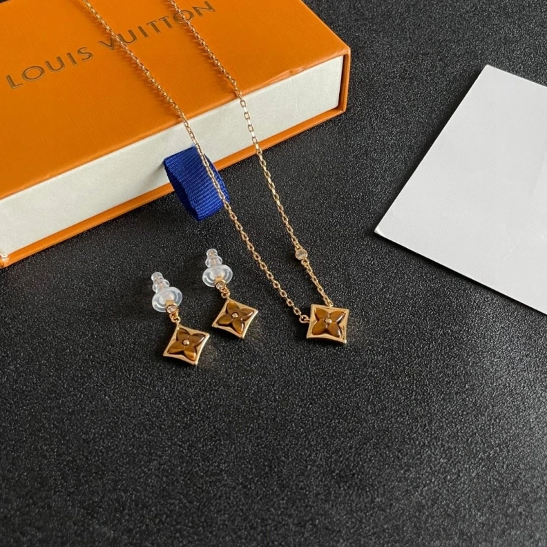 LX Necklaces WellDesigned 309302