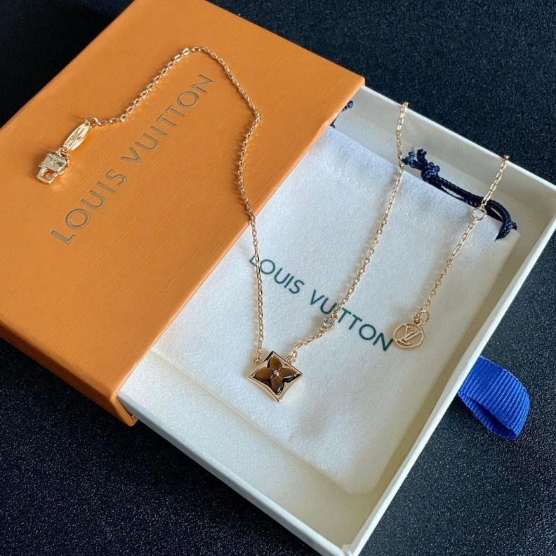 LX Necklaces WellDesigned 309302