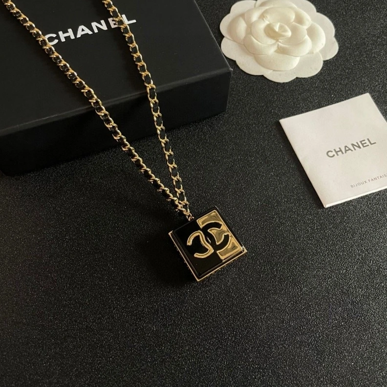 Refined Chxnxl Necklaces 286699