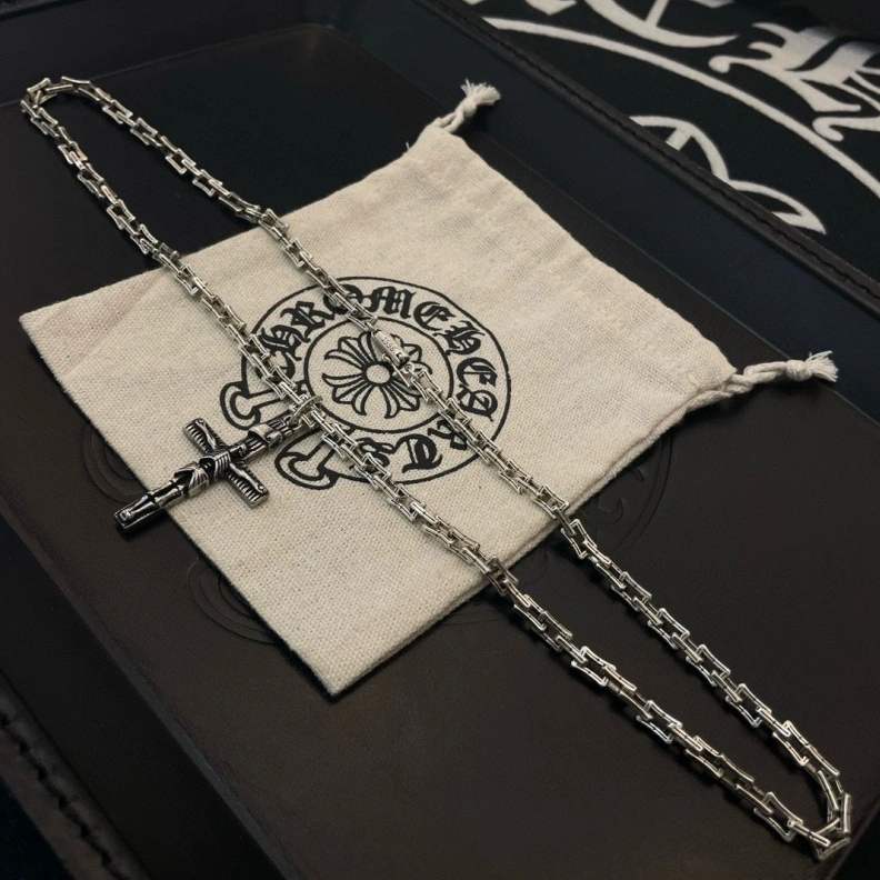 GoodFit Chrxmx Hxxrts Necklaces 297773