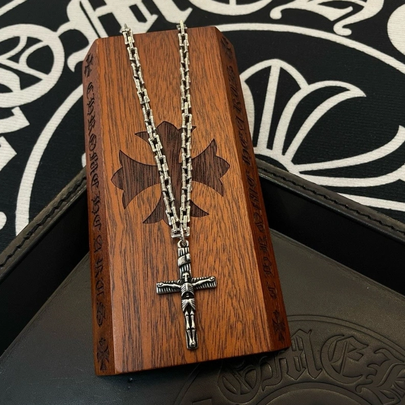 GoodFit Chrxmx Hxxrts Necklaces 297773