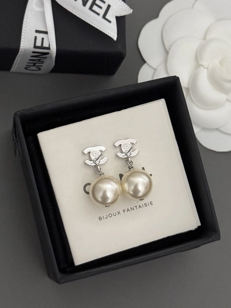 Compact Chxnxl Earrings 287218