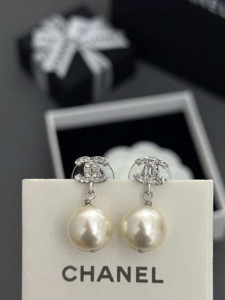 Compact Chxnxl Earrings 287218