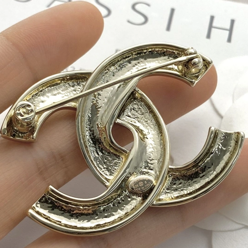 Unique Chxnxl Brooches 287771