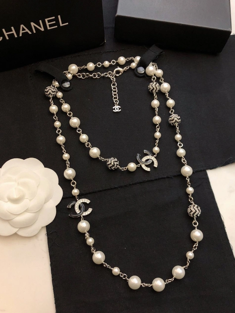 Vibrant Chxnxl Necklaces 286682