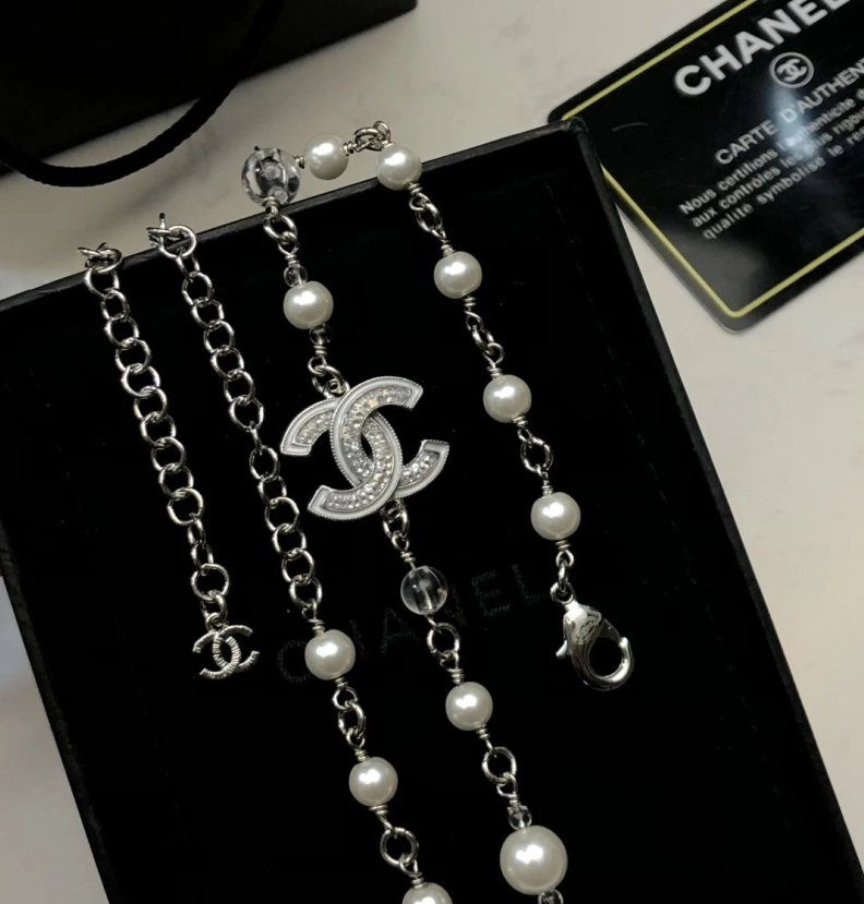 Stylish Chxnxl Necklaces 286678