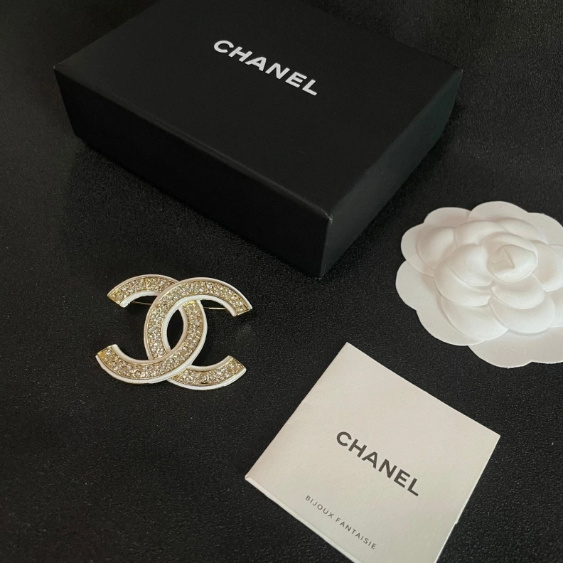 Unique Chxnxl Brooches 287772