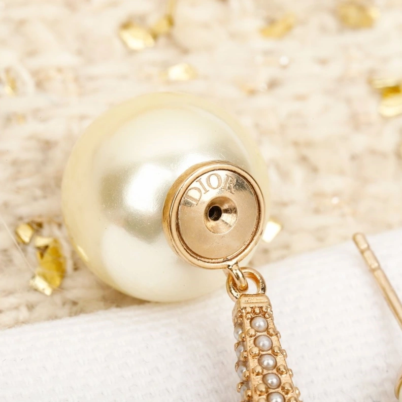 Soft Christian Dxxr Earrings 294480
