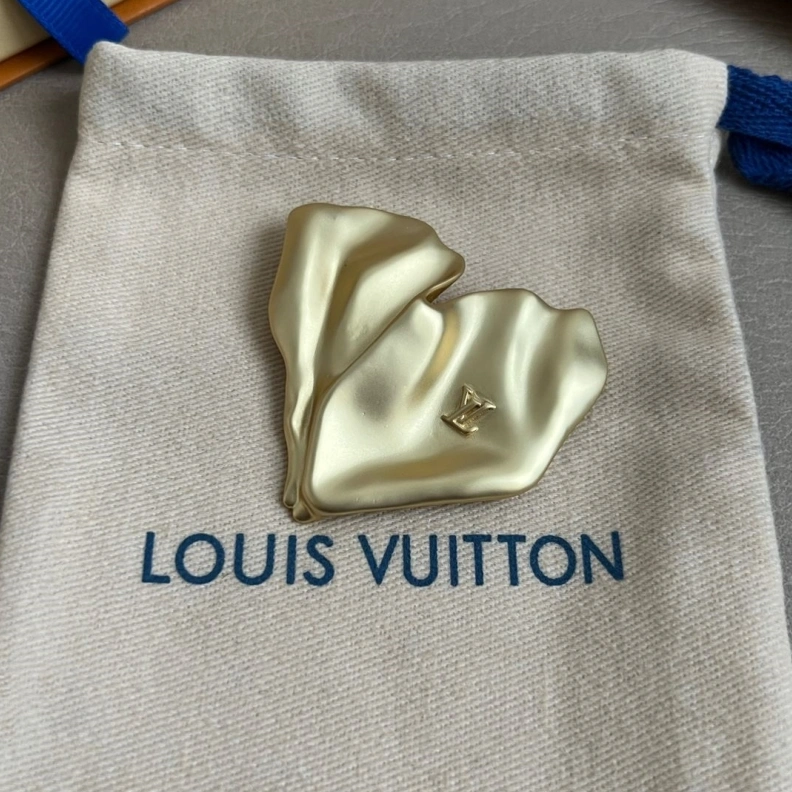 Breathable LX Brooches 309489