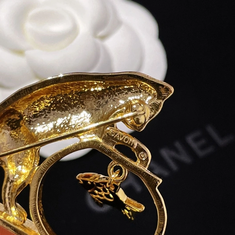 Chxnxl Brooches WellDesigned 287766