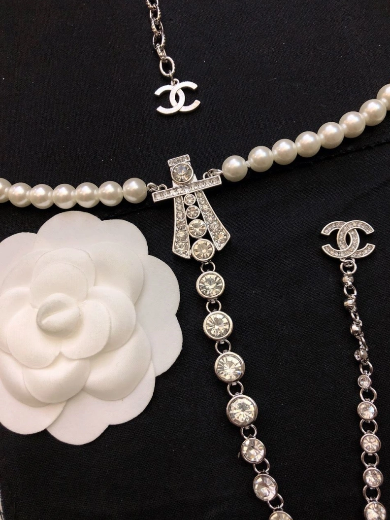 Refined Chxnxl Necklaces 286673
