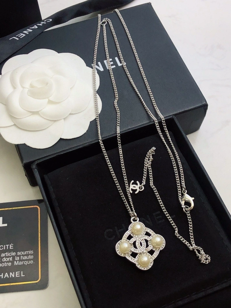 EyeCatching Chxnxl Necklaces 286679