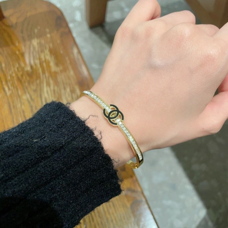 Elegant Chxnxl Bracelets 287905