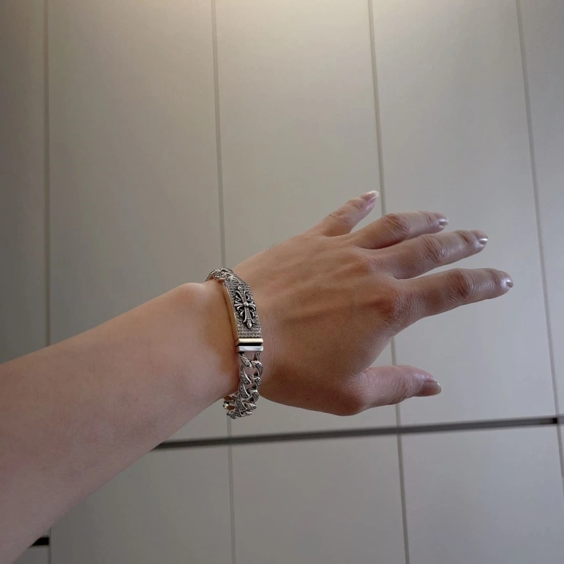 Stylish Chrxmx Hxxrts Bracelets 298154