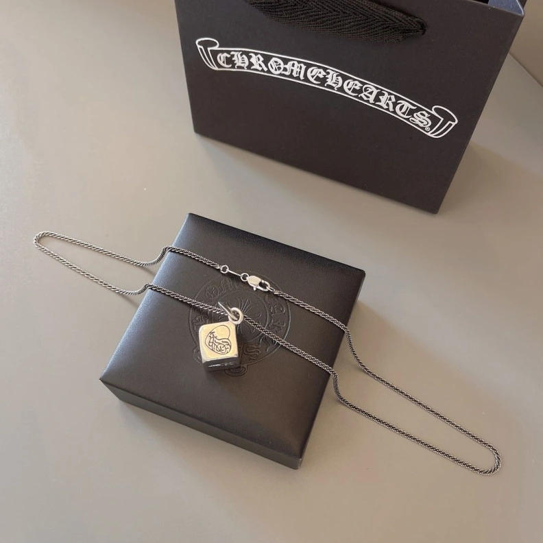Chrxmx Hxxrts Necklaces Lightweight 297737
