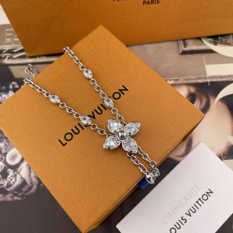 Versatile LX Necklaces 309278