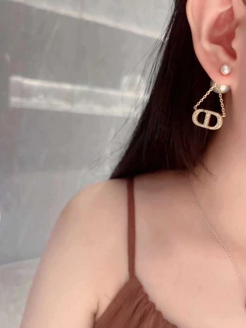 Christian Dxxr Earrings ModernLook 294475