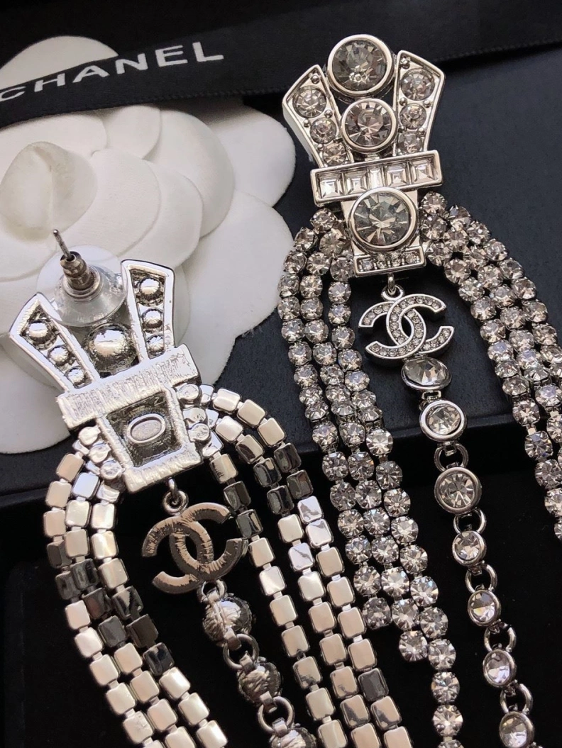 Resilient Chxnxl Earrings 287179