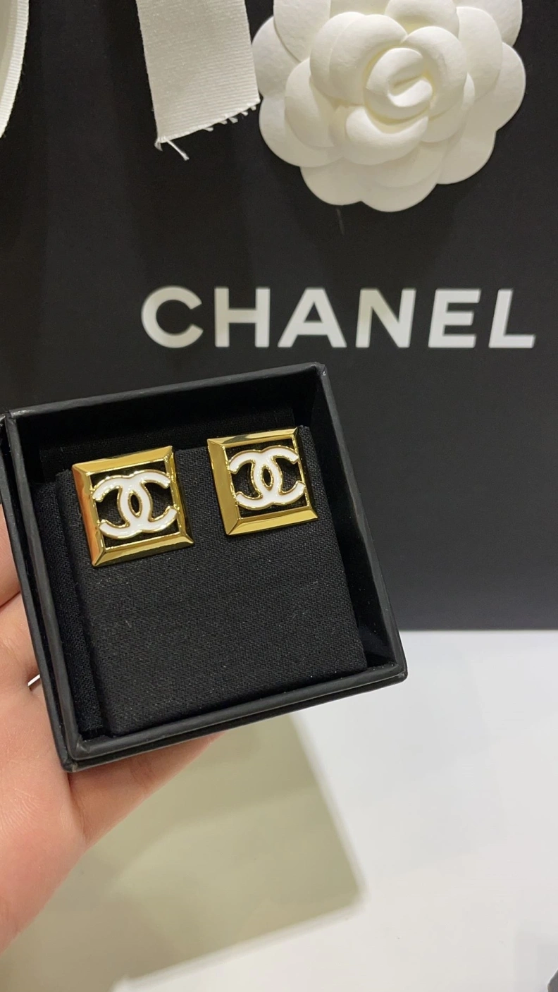Breathable Chxnxl Earrings 287163