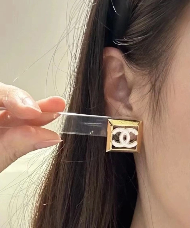 Breathable Chxnxl Earrings 287163