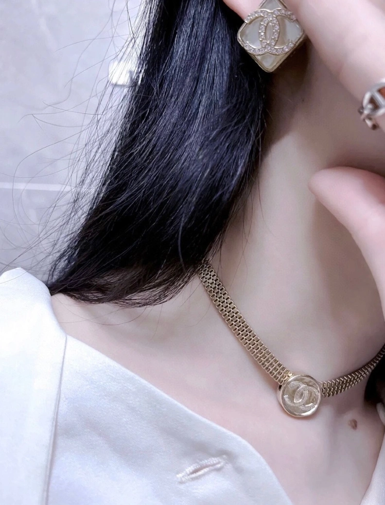 Elegant Chxnxl Necklaces 286651