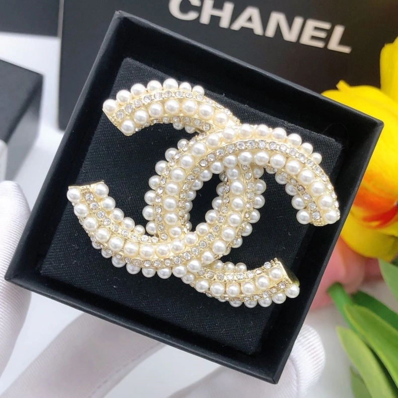 Lightweight Chxnxl Brooches 287757
