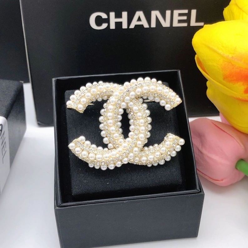 Lightweight Chxnxl Brooches 287757