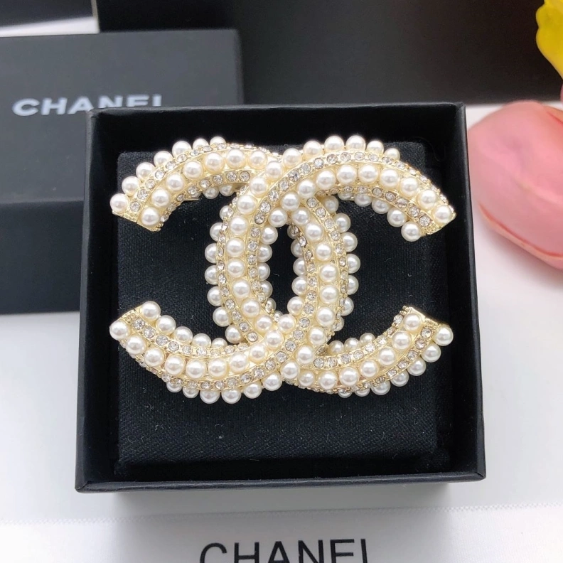 Lightweight Chxnxl Brooches 287757