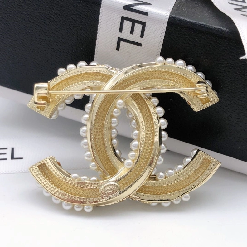 Lightweight Chxnxl Brooches 287757